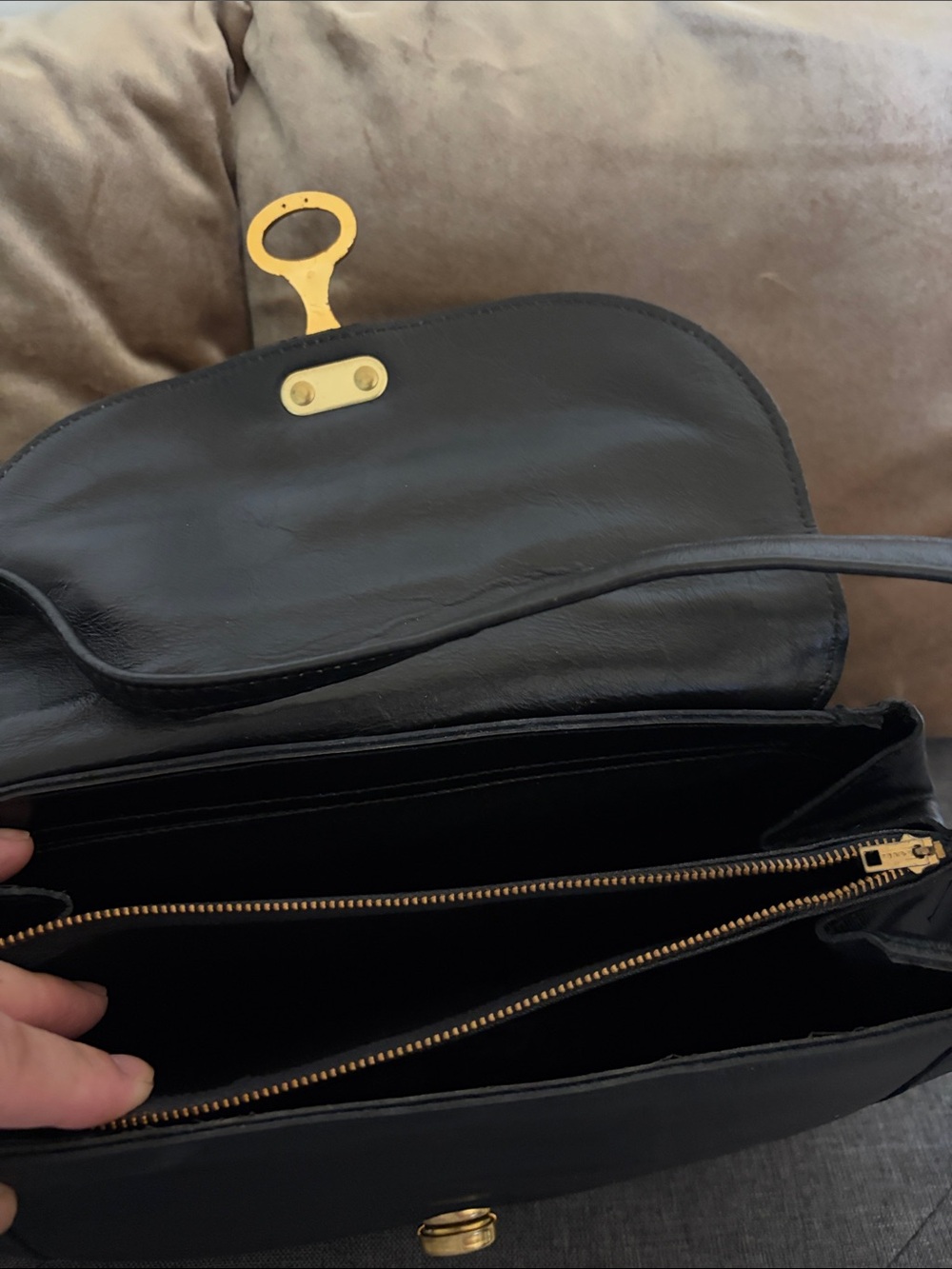 Vintage Black Leather Shoulder Bag with Gold Hardware, Strap 15 1/2 in. ,13x8 in - Picture 8 of 9